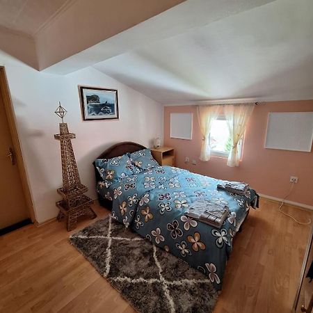 Apartment Duca Плужине Екстериор снимка
