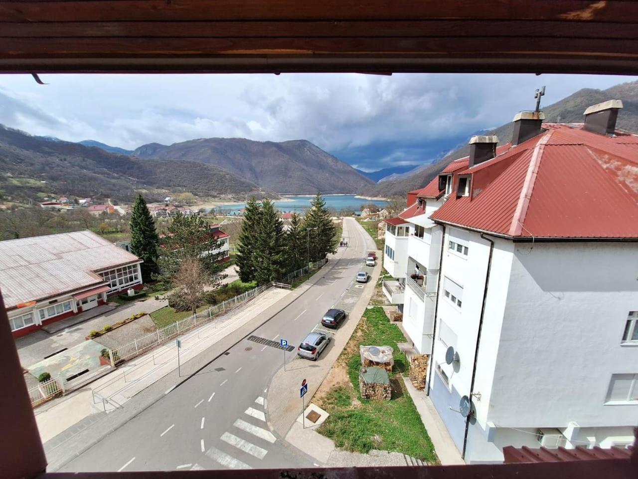 Apartment Duca Плужине Екстериор снимка