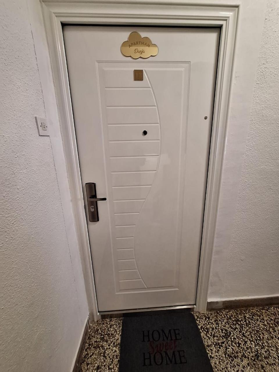 Apartment Duca Плужине Екстериор снимка