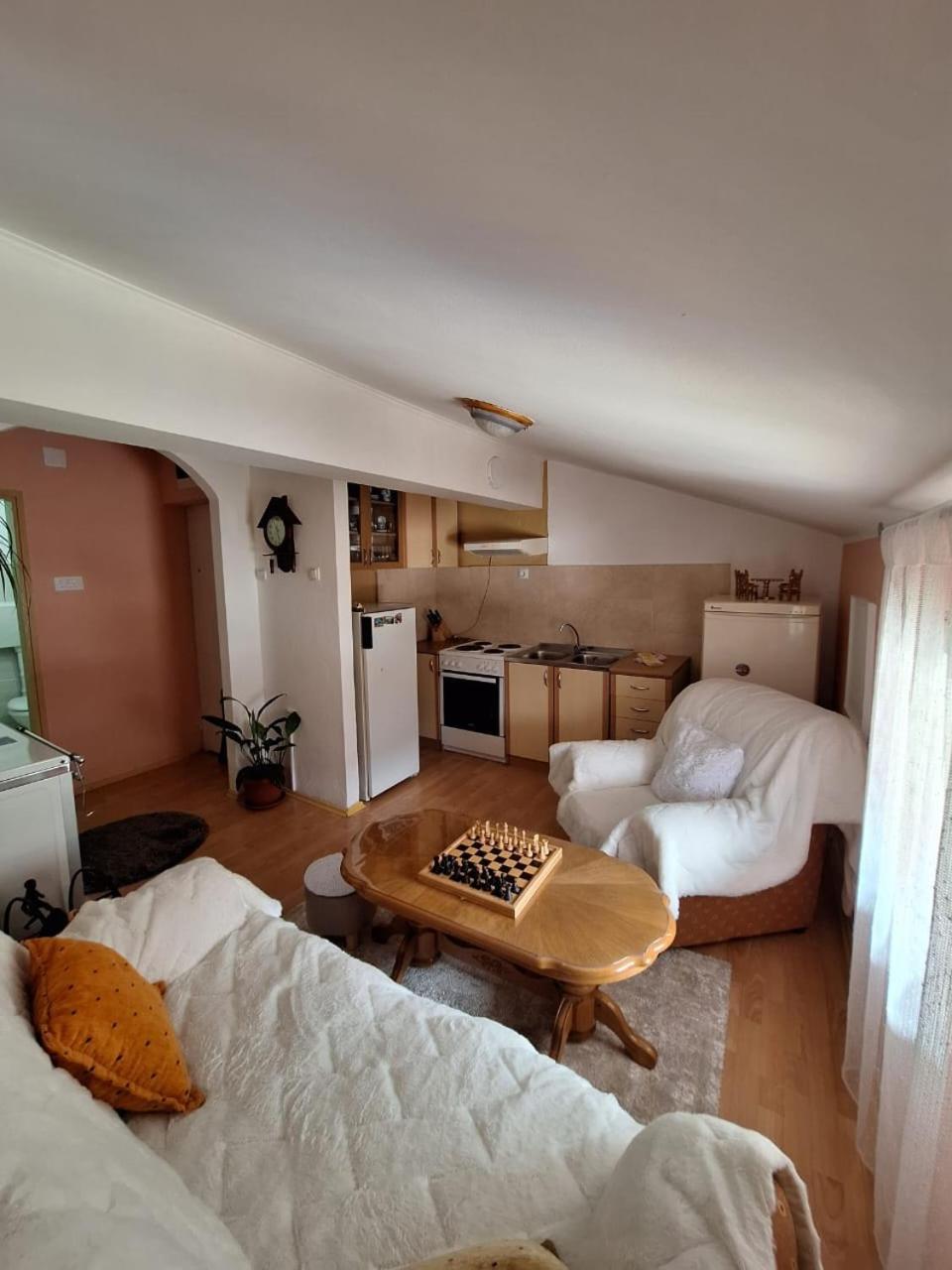 Apartment Duca Плужине Екстериор снимка